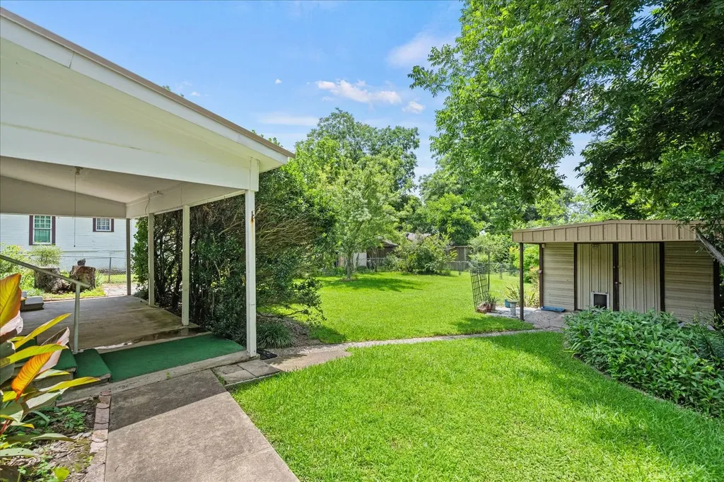 706 S Santa Fe Street Wolfe City TX 75496