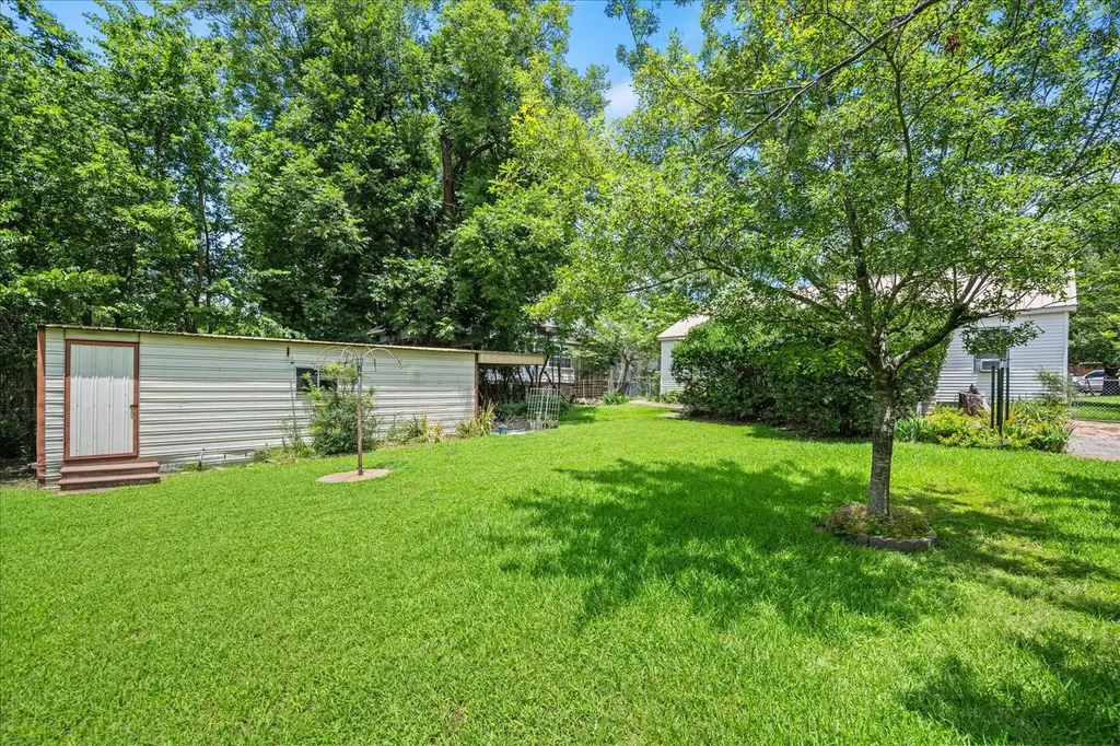 706 S Santa Fe Street Wolfe City TX 75496