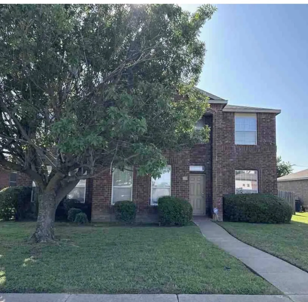 220 Maplecrest Drive Desoto TX 75115