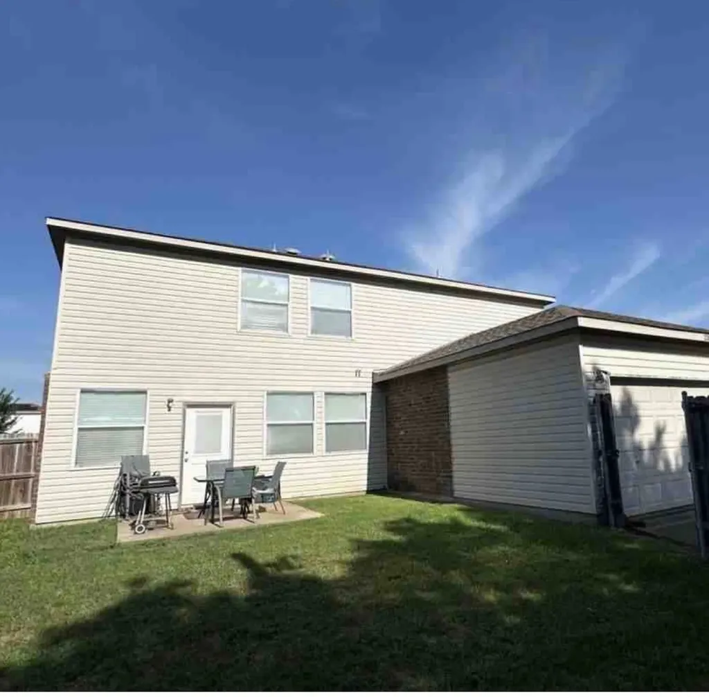 220 Maplecrest Drive Desoto TX 75115