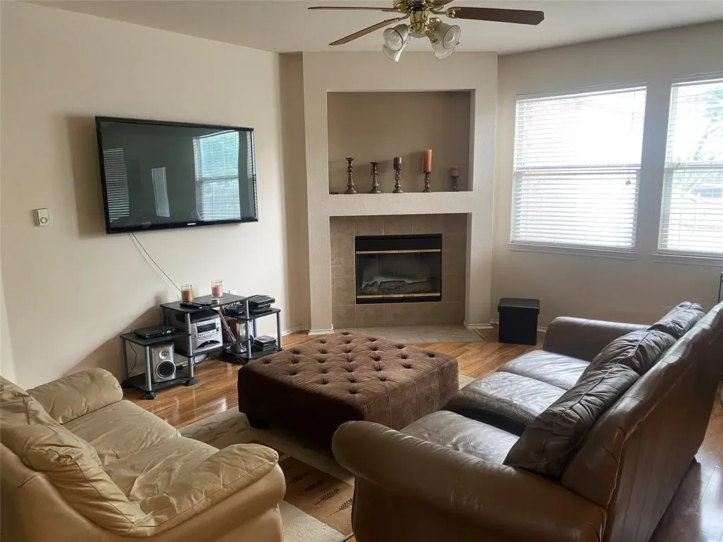 220 Maplecrest Drive Desoto TX 75115