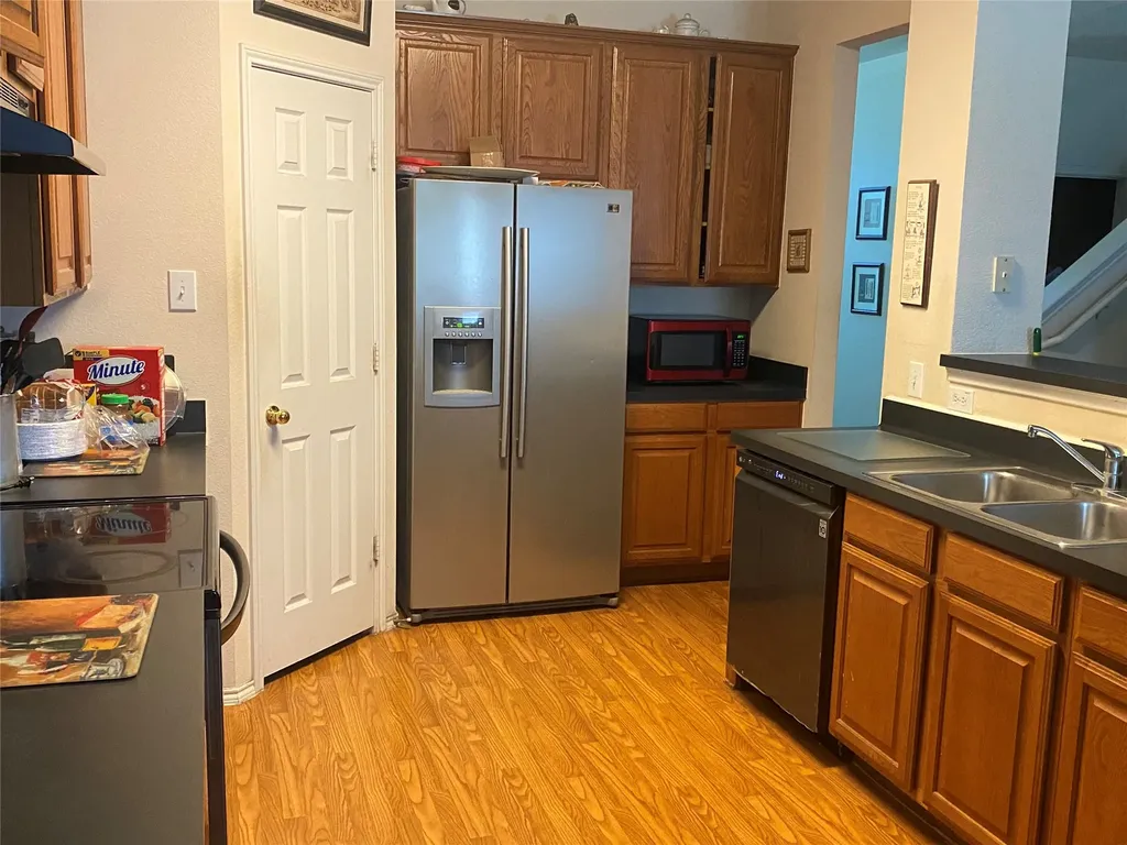 220 Maplecrest Drive Desoto TX 75115