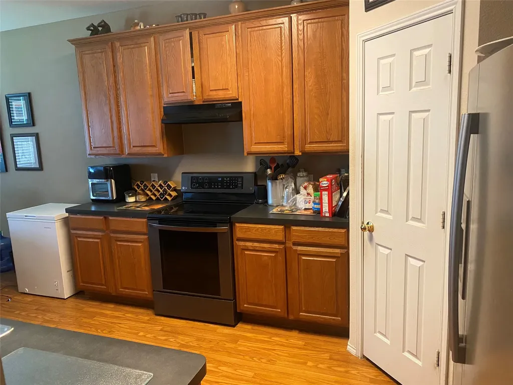 220 Maplecrest Drive Desoto TX 75115