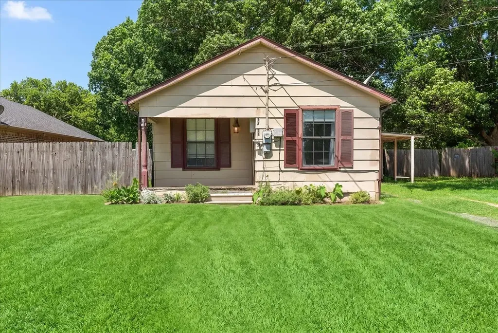 1311 S Clements Street Gainesville TX 76240