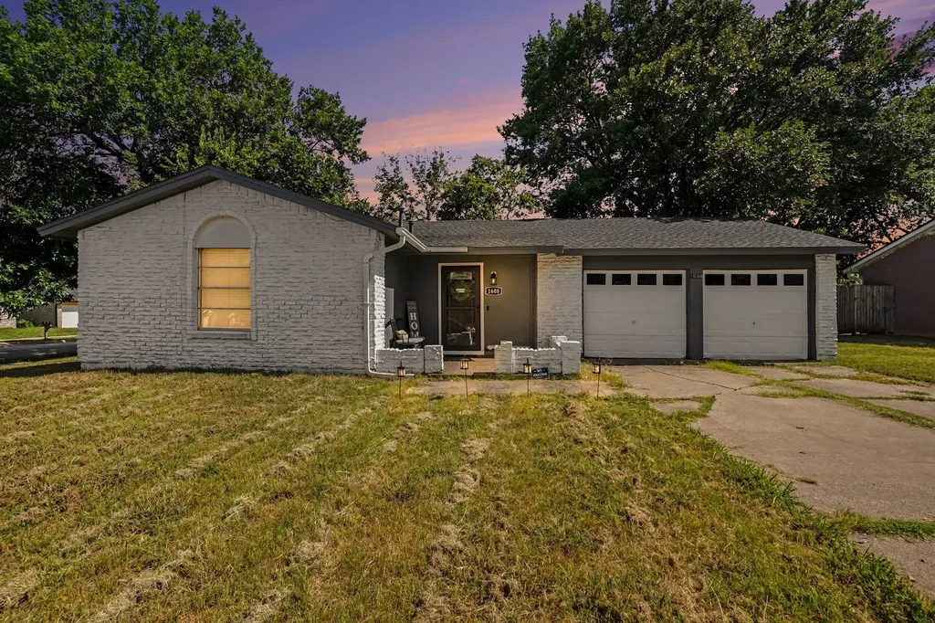 1608 Natches Drive Arlington TX 76014