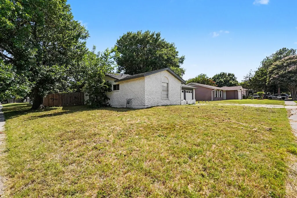 1608 Natches Drive Arlington TX 76014