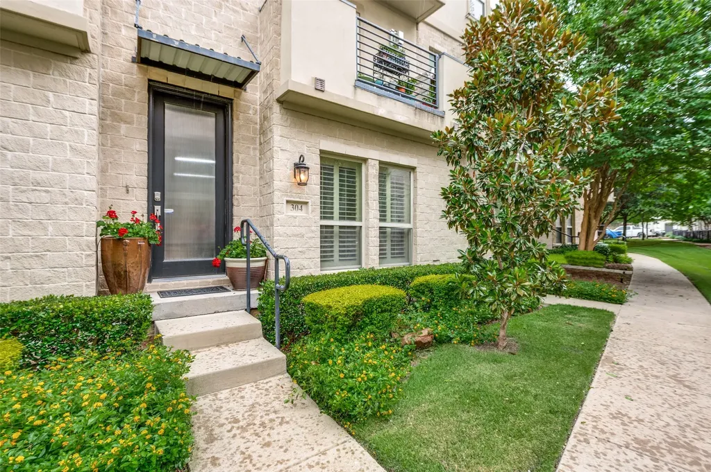 7333 Valley View Lane Dallas TX 75240