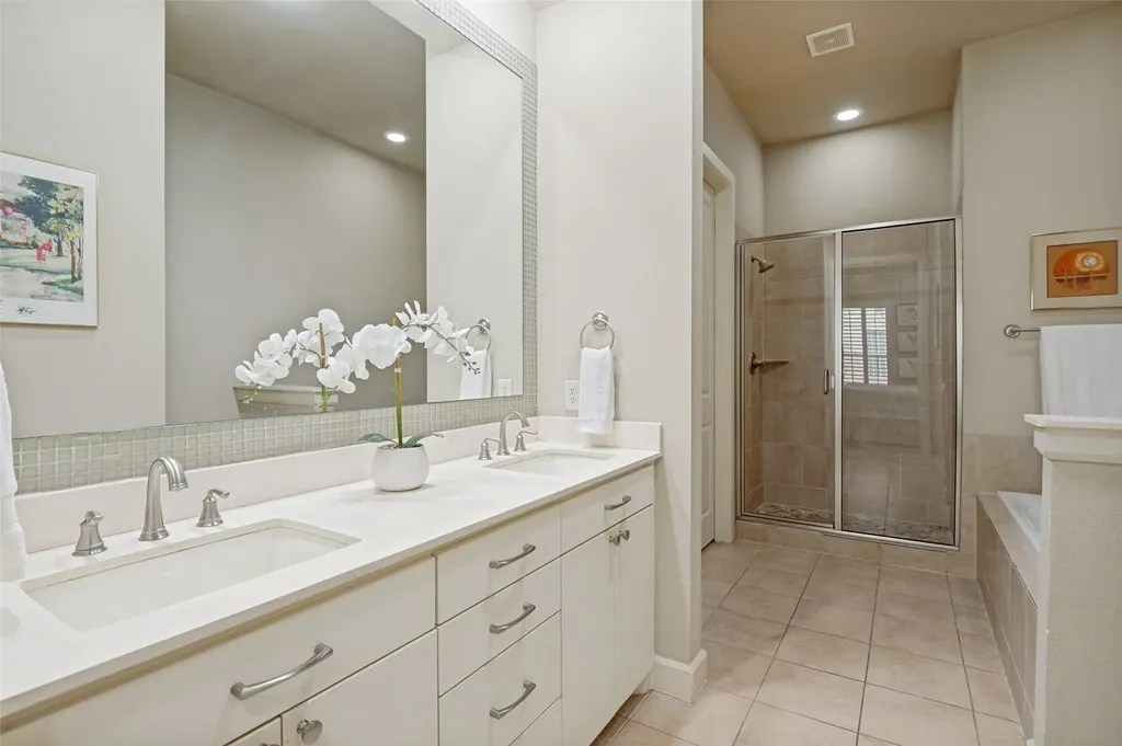 7333 Valley View Lane Dallas TX 75240
