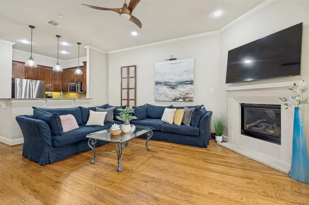 7333 Valley View Lane Dallas TX 75240