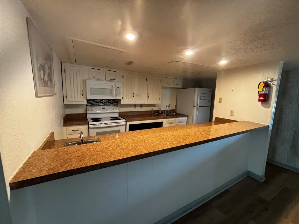 2011 Towngate Drive Garland TX 75041
