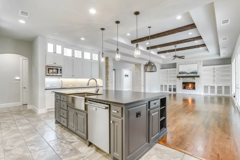 6444 Hawks Ridge Drive North Richland Hills TX 76182
