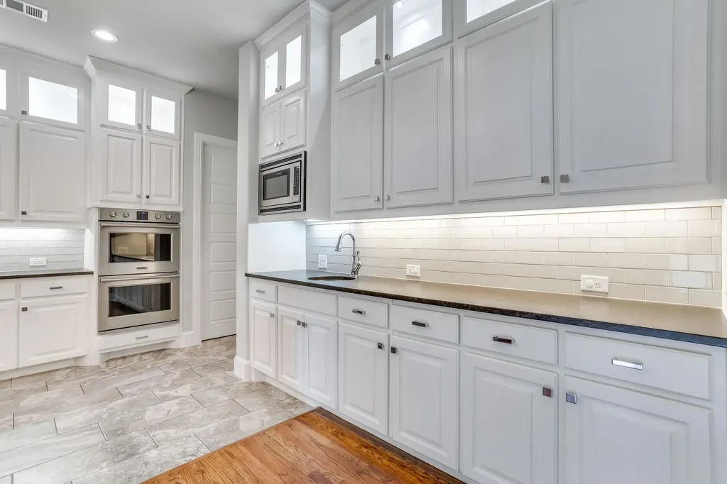 6444 Hawks Ridge Drive North Richland Hills TX 76182