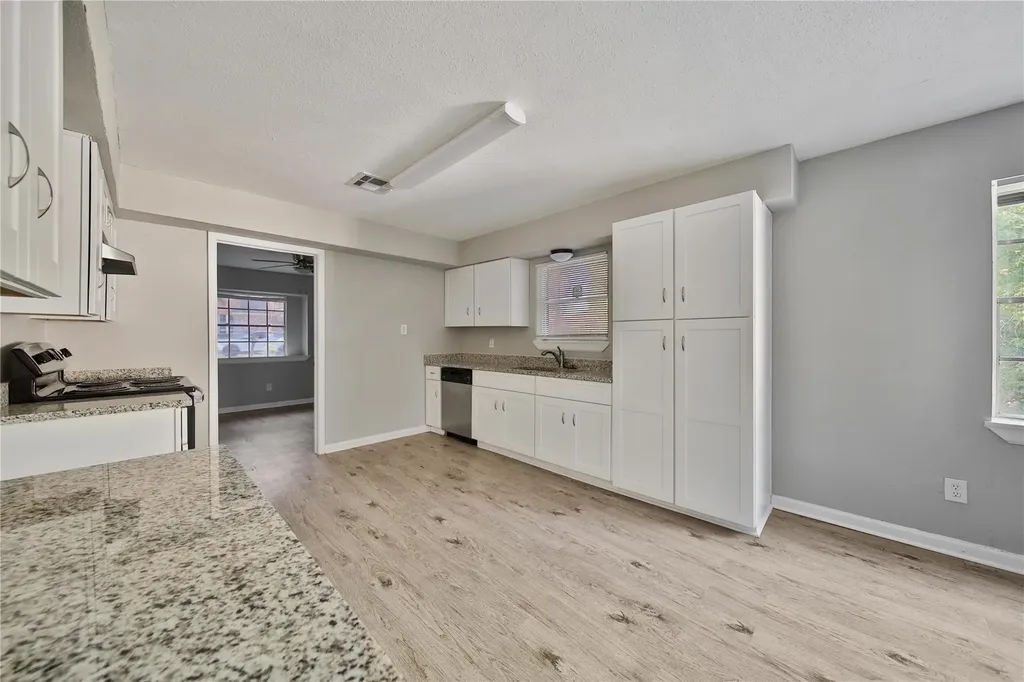 10071 Woodhollow Drive Conroe TX 77385