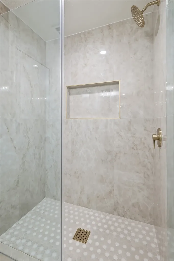 413 Blue Jay Court Bedford TX 76021