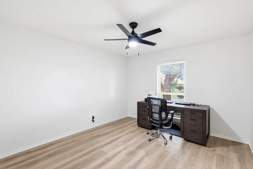 413 Blue Jay Court Bedford TX 76021