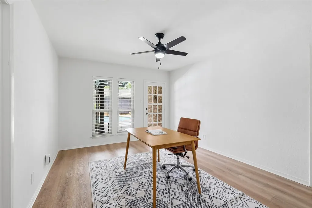 413 Blue Jay Court Bedford TX 76021