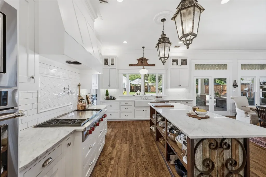 1026 W Main Street Waxahachie TX 75165