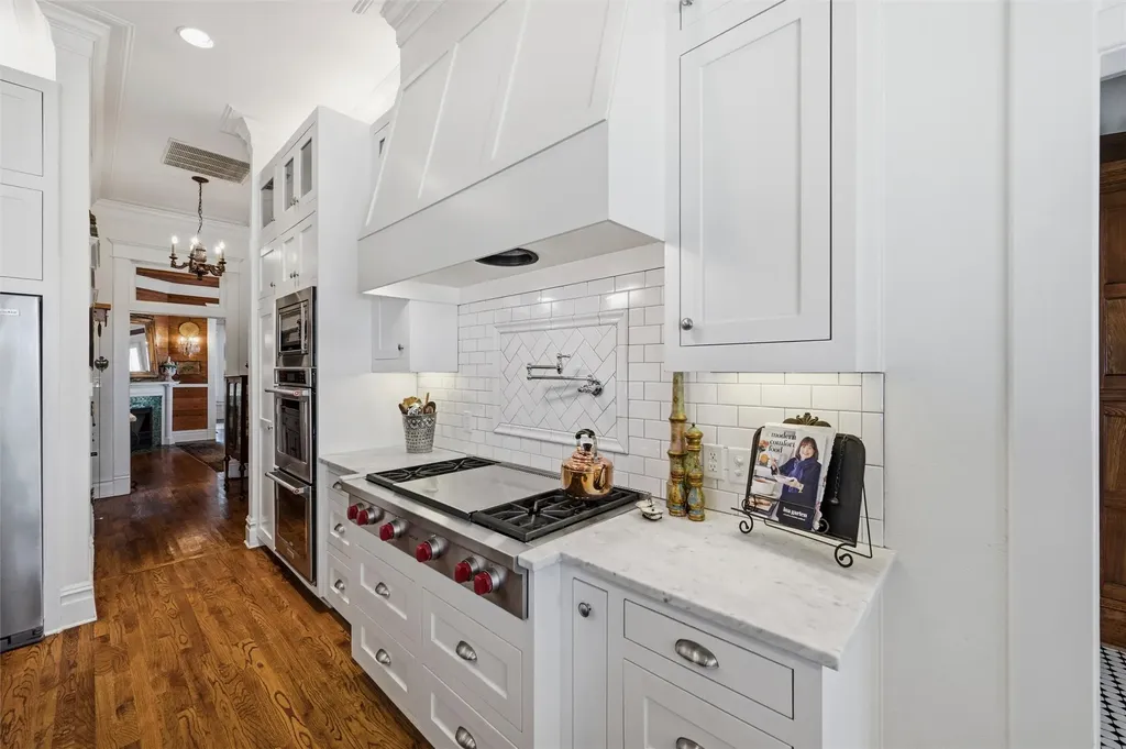 1026 W Main Street Waxahachie TX 75165