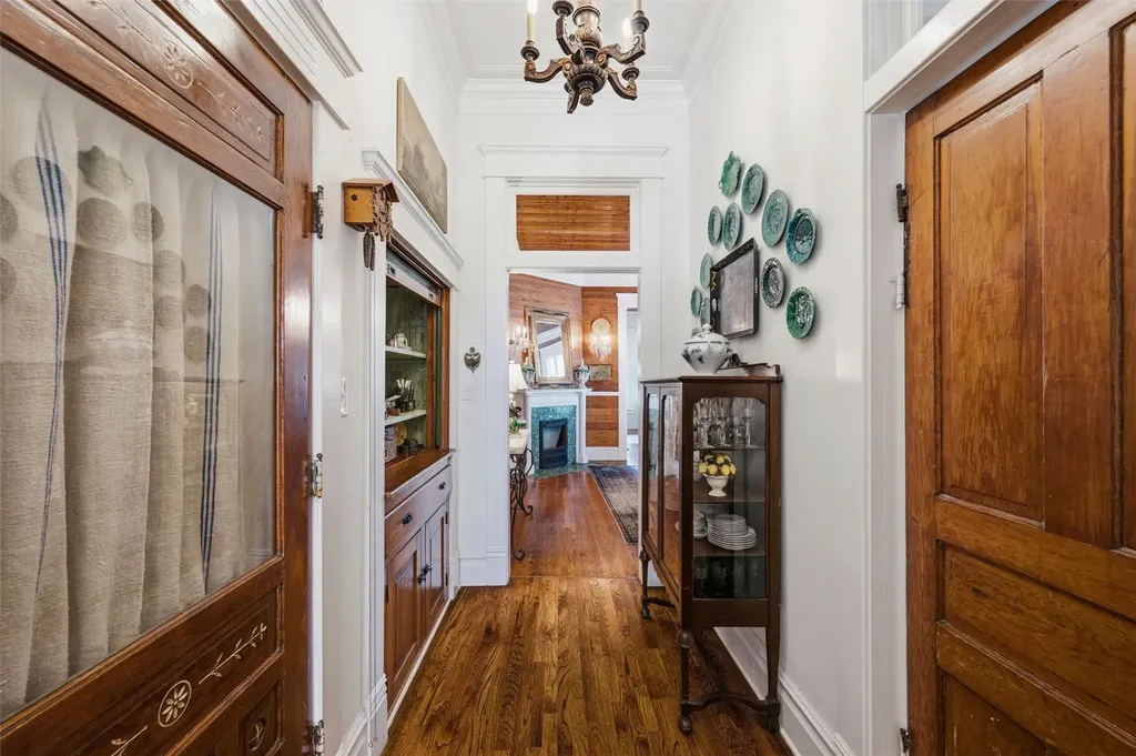 1026 W Main Street Waxahachie TX 75165