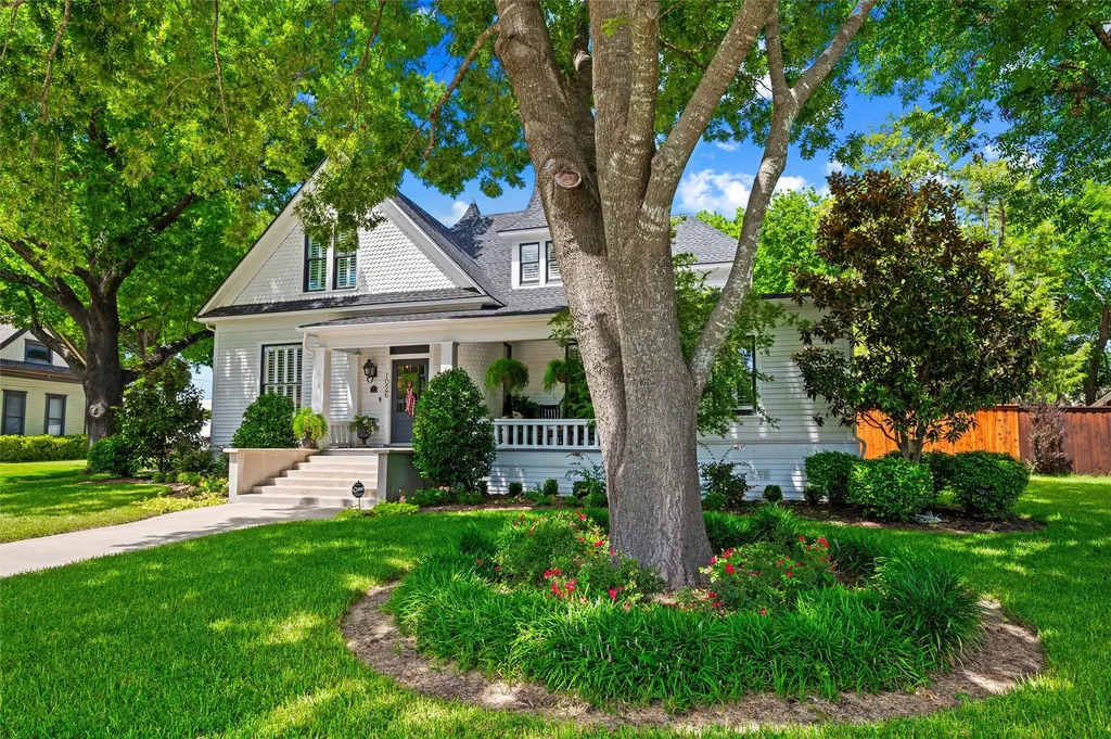 1026 W Main Street Waxahachie TX 75165