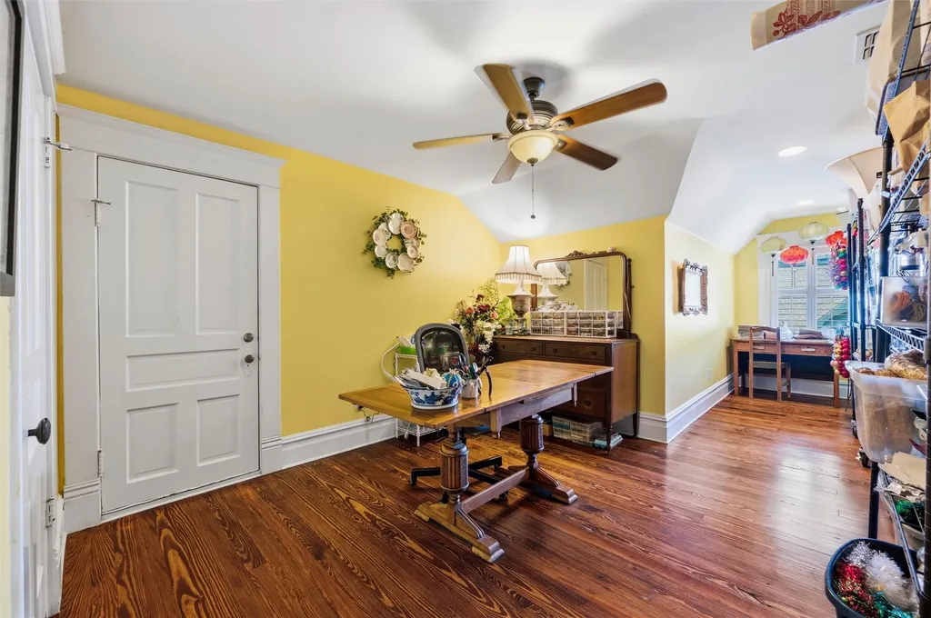 1026 W Main Street Waxahachie TX 75165