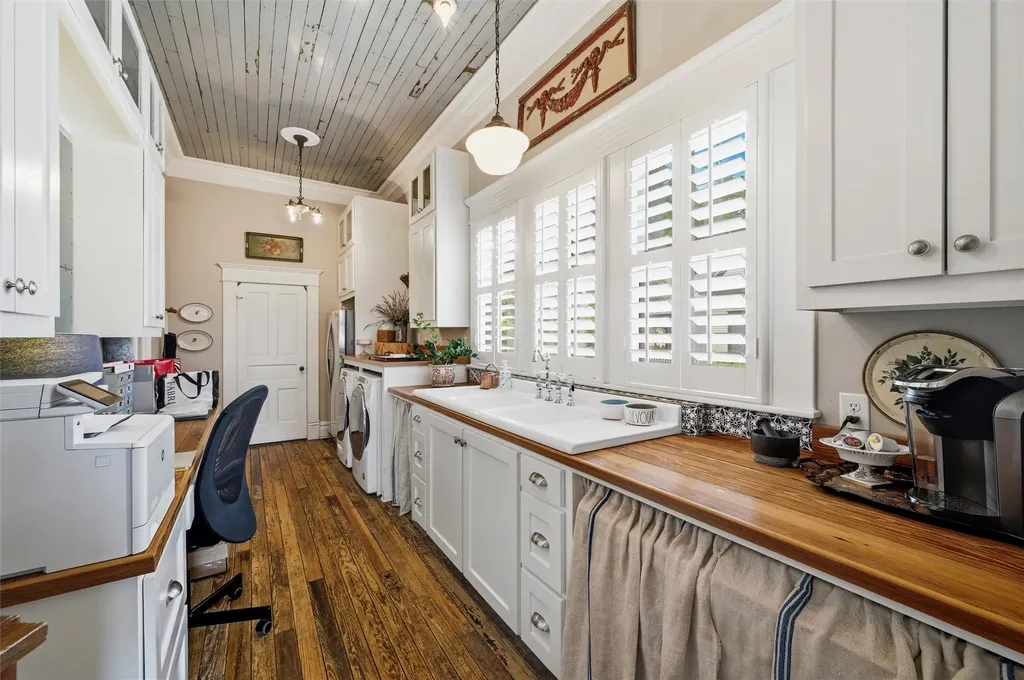 1026 W Main Street Waxahachie TX 75165