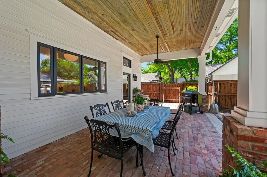 1026 W Main Street Waxahachie TX 75165