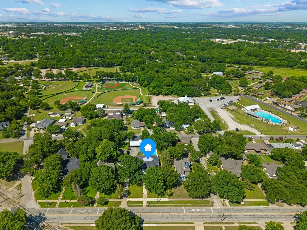1026 W Main Street Waxahachie TX 75165