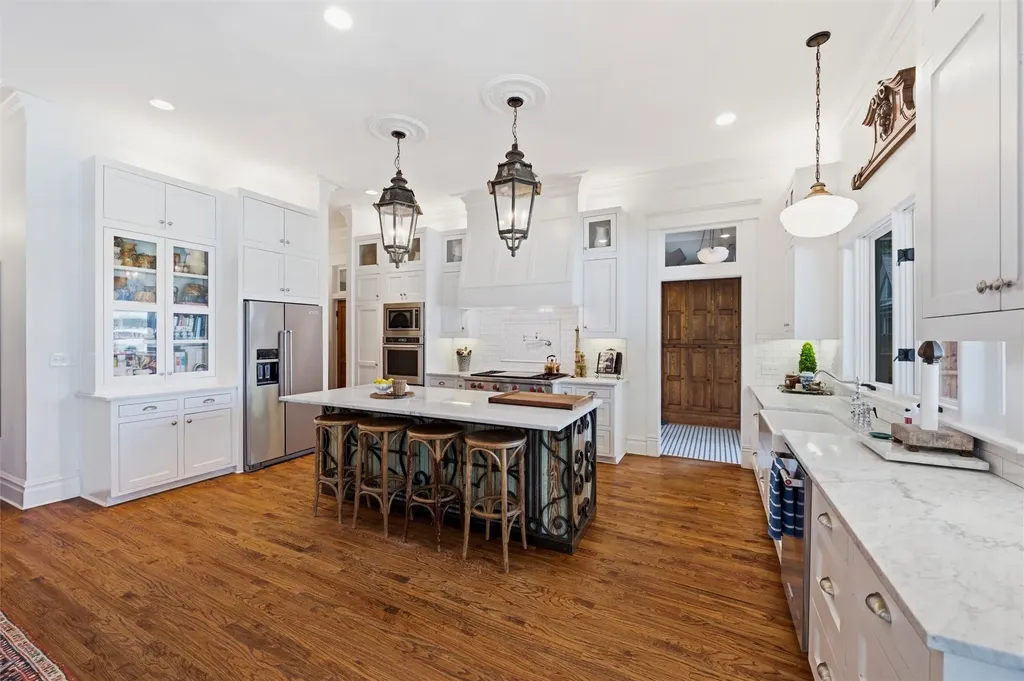 1026 W Main Street Waxahachie TX 75165