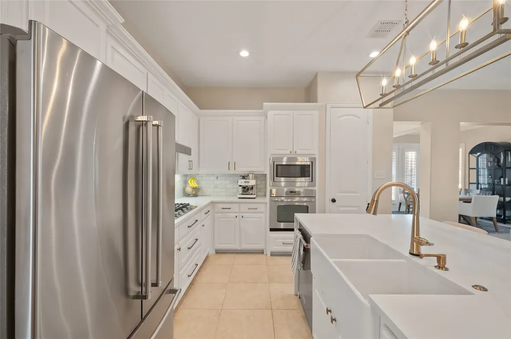 7019 Comal Drive Irving TX 75039