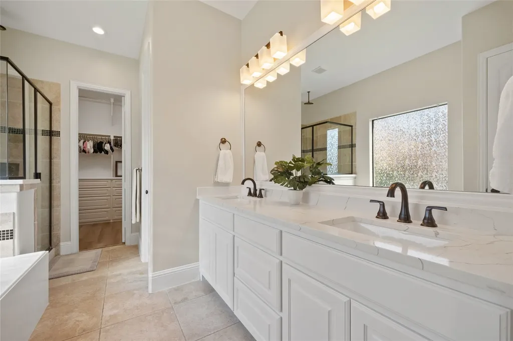 7019 Comal Drive Irving TX 75039