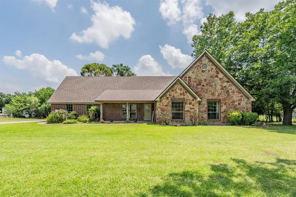 800 Stella Mae Drive Fort Worth TX 76028