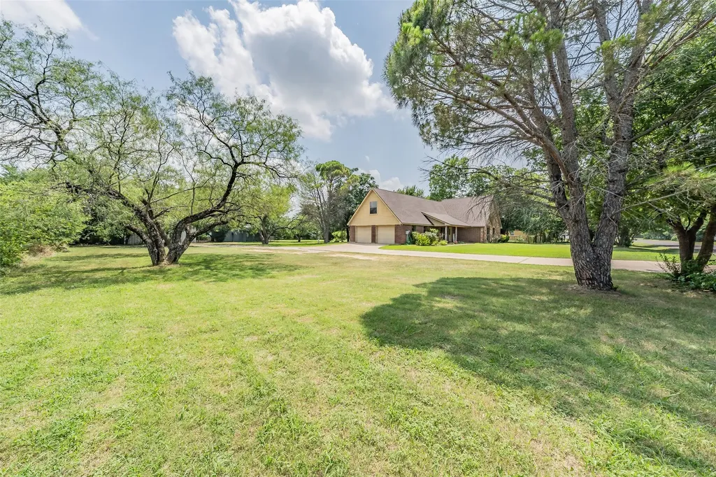 800 Stella Mae Drive Fort Worth TX 76028