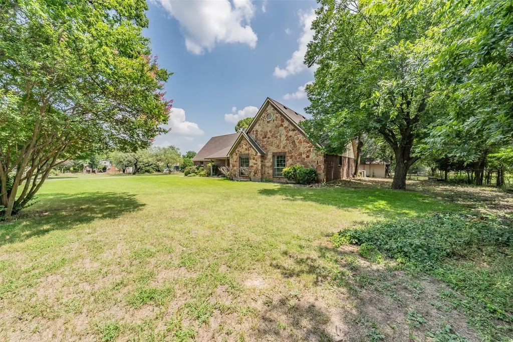 800 Stella Mae Drive Fort Worth TX 76028