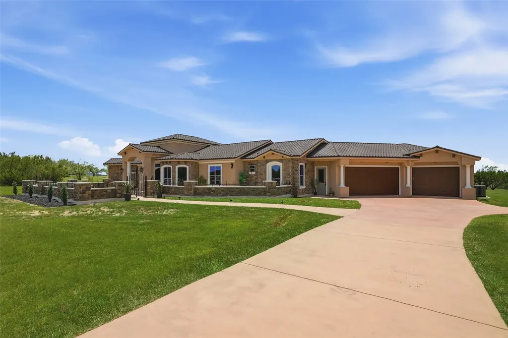 158 Private Road 2656 Walnut Springs TX 76690