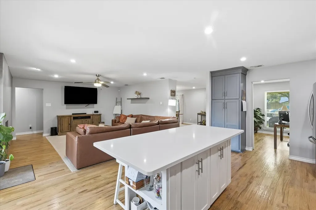 13051 Pennystone Drive Farmers Branch TX 75244
