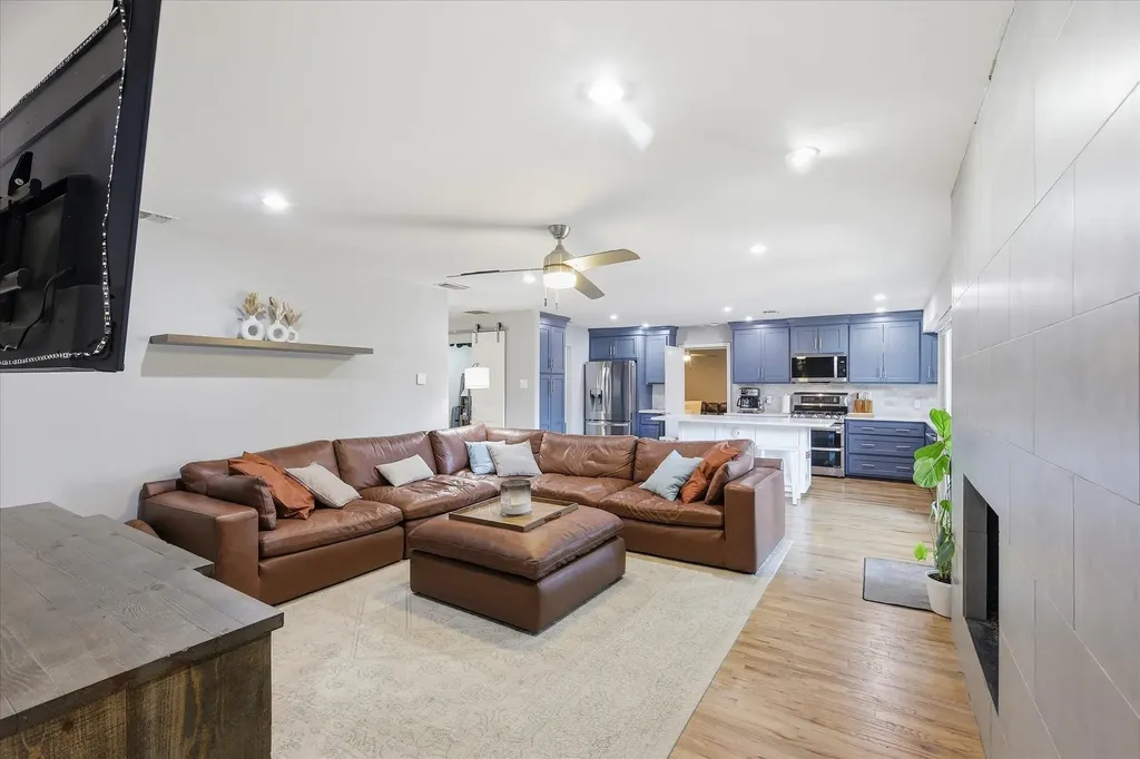 13051 Pennystone Drive Farmers Branch TX 75244