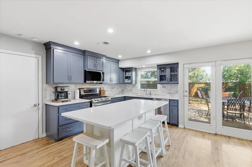 13051 Pennystone Drive Farmers Branch TX 75244