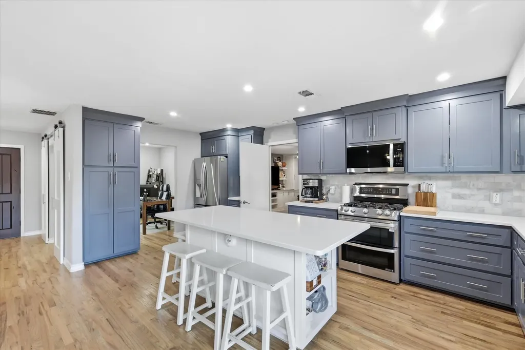 13051 Pennystone Drive Farmers Branch TX 75244