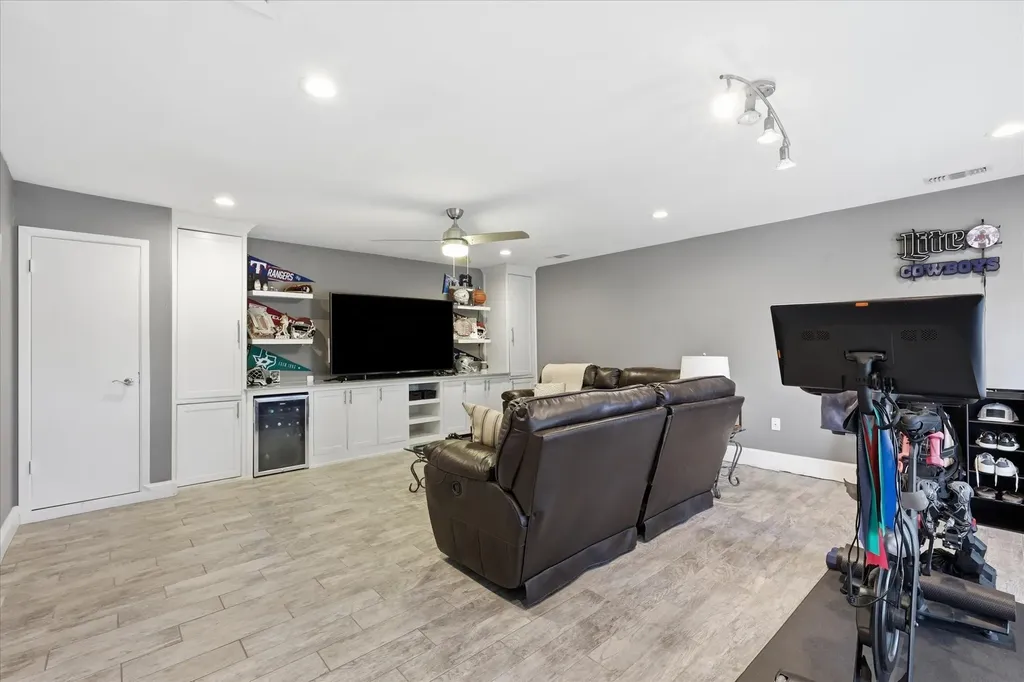 13051 Pennystone Drive Farmers Branch TX 75244