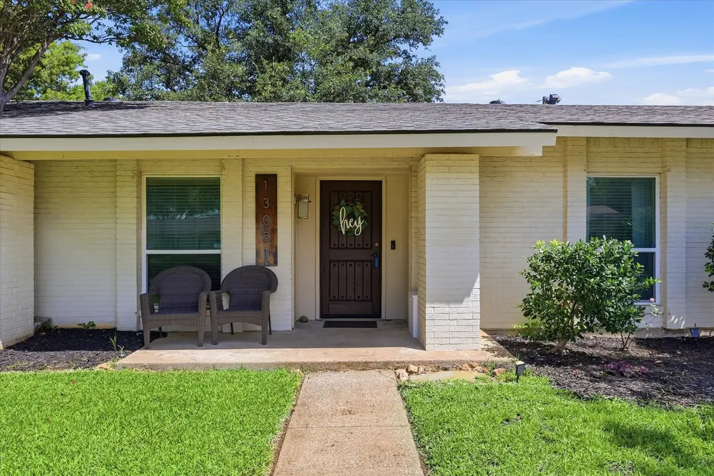 13051 Pennystone Drive Farmers Branch TX 75244