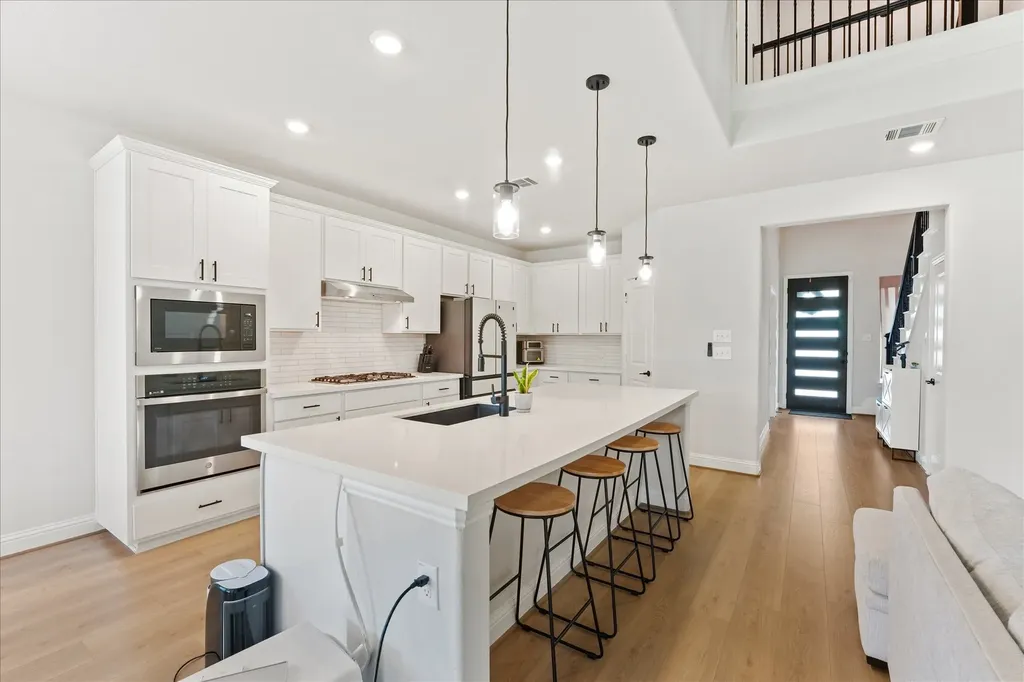 200 Lakeview Drive Oak Point TX 75068