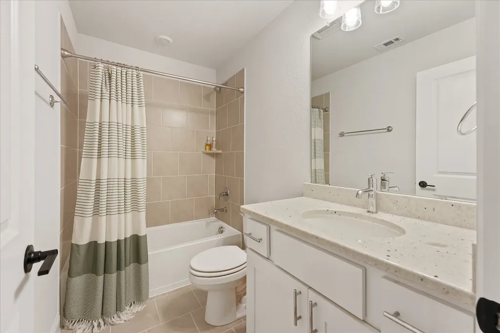 200 Lakeview Drive Oak Point TX 75068