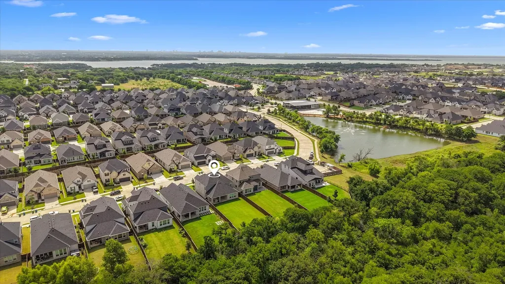 200 Lakeview Drive Oak Point TX 75068