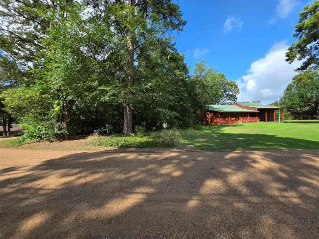 529 Wildewood Drive Chandler TX 75758