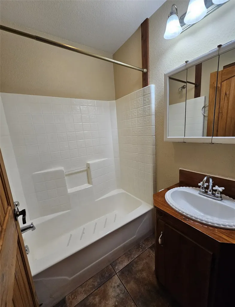 529 Wildewood Drive Chandler TX 75758