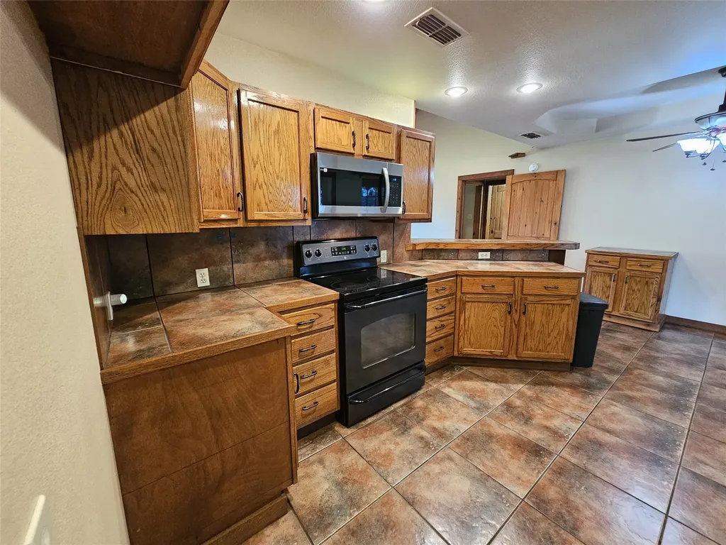 529 Wildewood Drive Chandler TX 75758