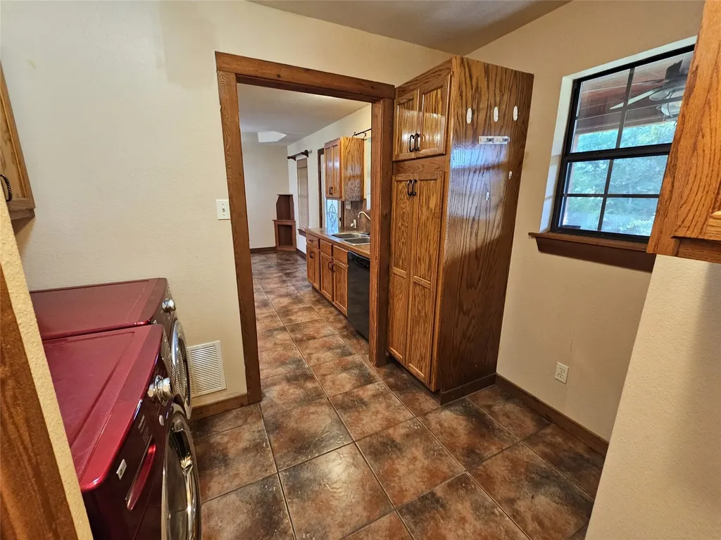 529 Wildewood Drive Chandler TX 75758