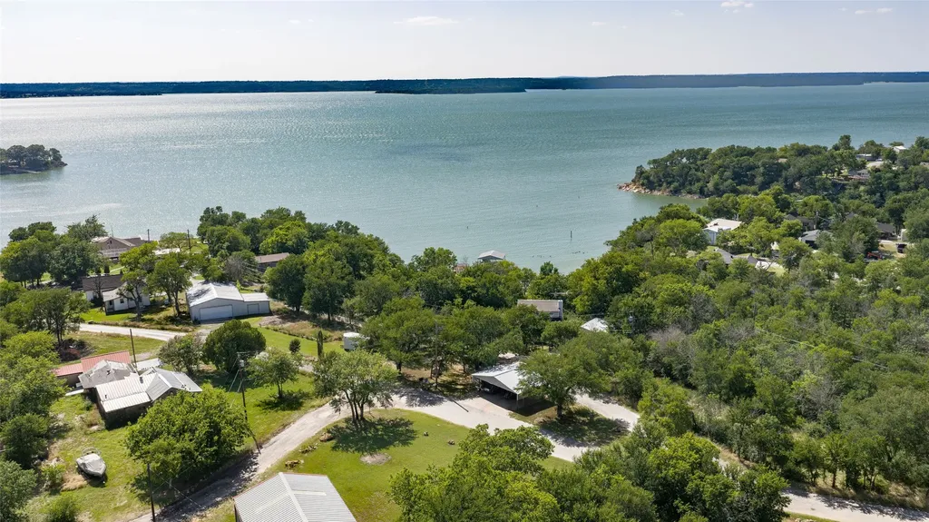 402 Aqua Way Lake Bridgeport TX 76426