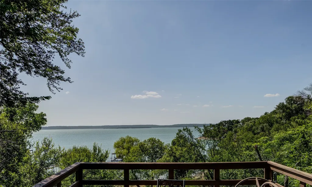402 Aqua Way Lake Bridgeport TX 76426